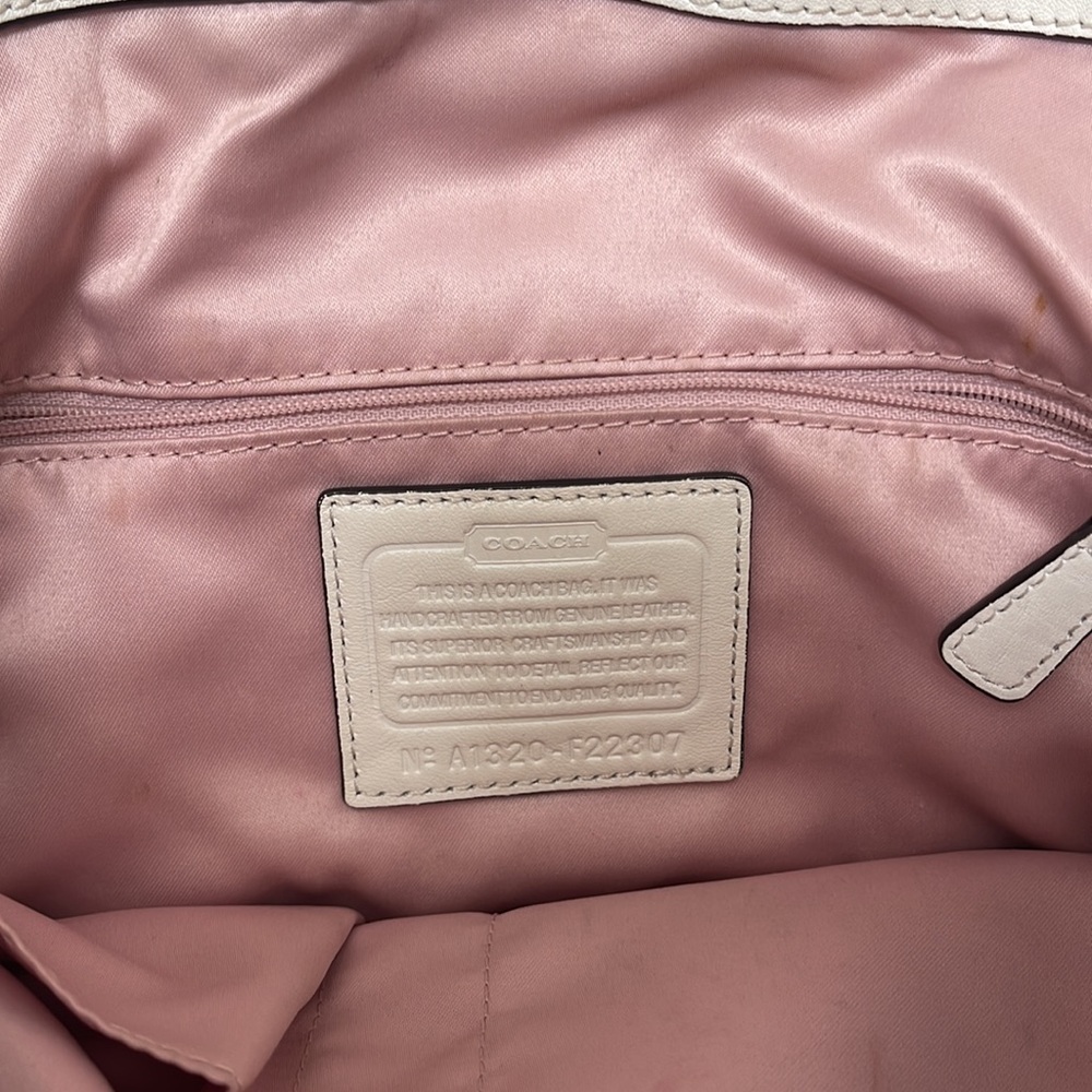 Leather Coach shoulder bag - Picture 5 of 6